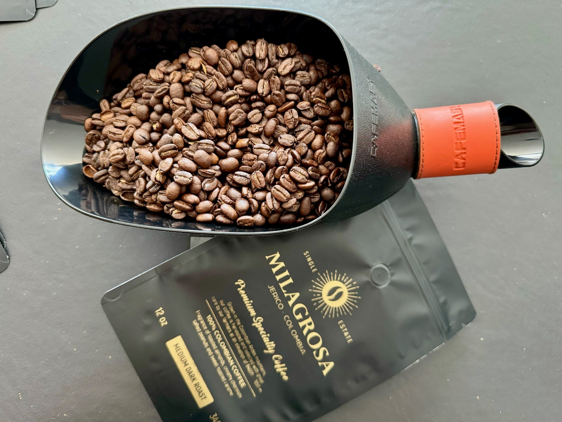 Milagrosa Tueste Medio Oscuro Bolsa de 12oz (340g) frijoles enteros